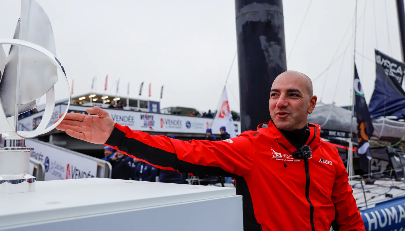 LES SABLES D'OLONNE, FRANCE - 10 NOVEMBRE 2024 : Les 40 concurrents IMOCA sont photographiés avant la ligne de départ de la 10e édition du Vendée Globe, le 10 novembre 2024 aux Sables d'Olonne, France. (Photo par Anne Beauge / Alea)