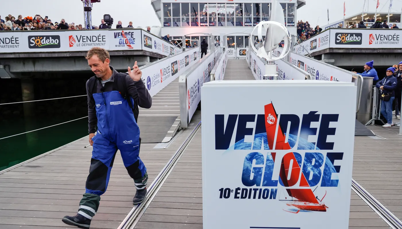 LES SABLES D'OLONNE, FRANCE - 10 NOVEMBRE 2024 : Les 40 concurrents IMOCA sont photographiés avant la ligne de départ de la 10e édition du Vendée Globe, le 10 novembre 2024 aux Sables d'Olonne, France. (Photo par Anne Beauge / Alea)