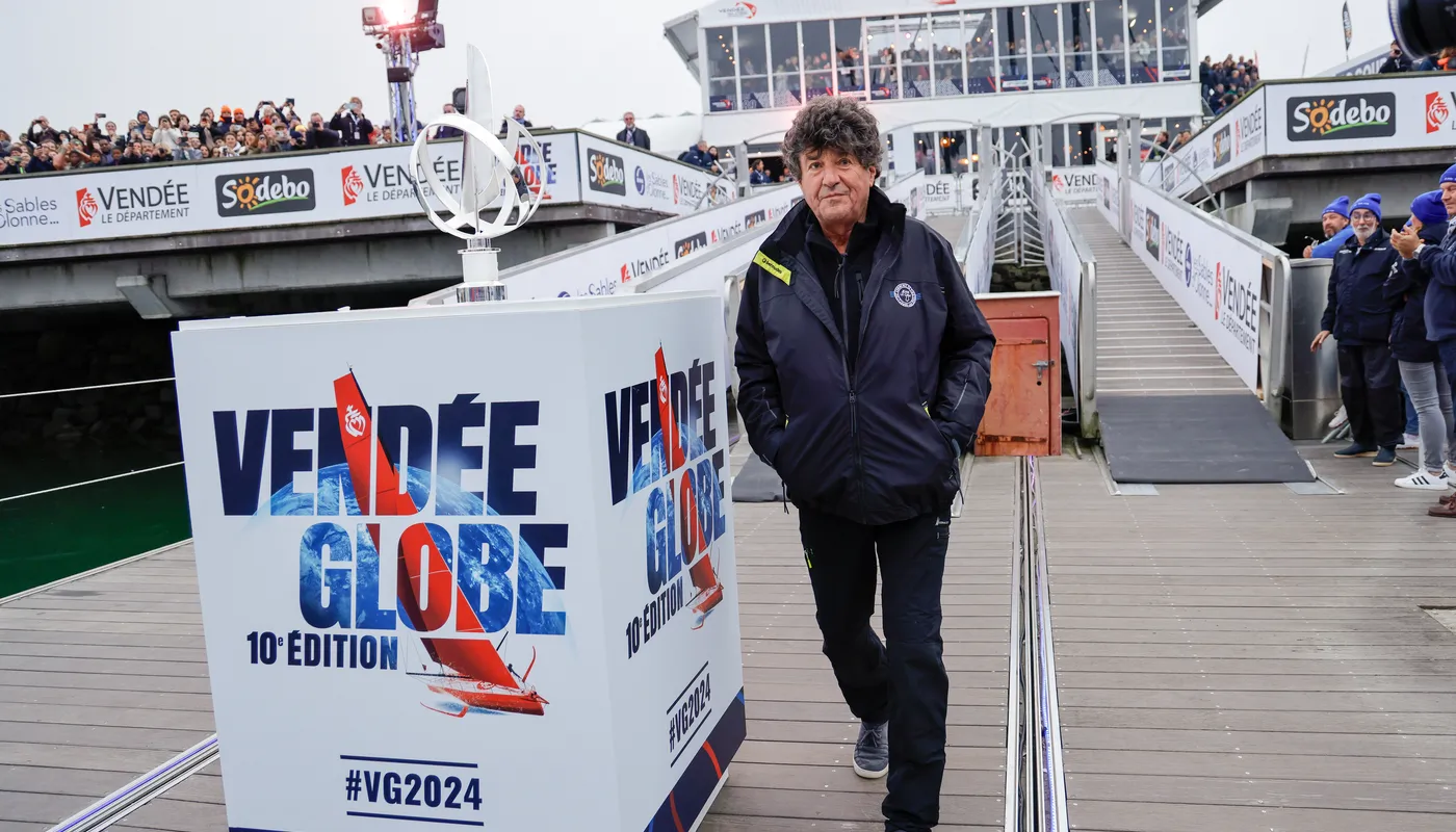 LES SABLES D'OLONNE, FRANCE - 10 NOVEMBRE 2024 : Les 40 concurrents IMOCA sont photographiés avant la ligne de départ de la 10e édition du Vendée Globe, le 10 novembre 2024 aux Sables d'Olonne, France. (Photo par Anne Beauge / Alea)
