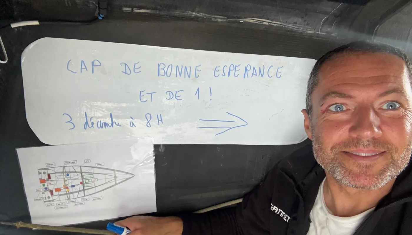 COURSE, 03 DÉCEMBRE 2024 : Photo envoyée depuis le bateau Fortinet - Best Western lors de la course à la voile du Vendée Globe le 03 décembre 2024. (Photo du skipper Romain Attanasio) Cap de Bonne Espérance