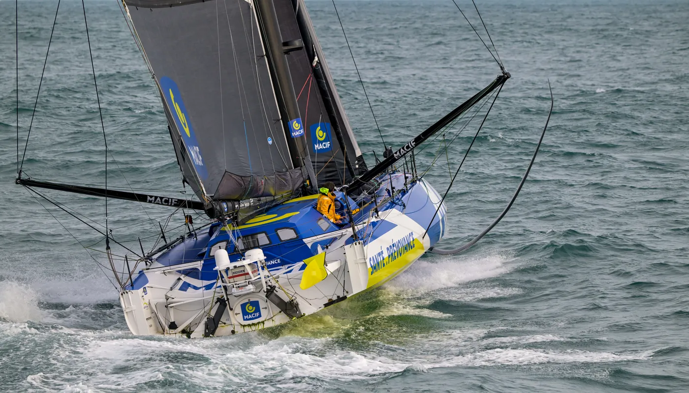PENMARCH, FRANCE - 13 JANVIER 2025 : Charlie Dalin (FRA), skipper de MACIF Santé Prévoyance, est photographié lors de sa dernière course du Vendée Globe, le 13 janvier 2025 au large de Penmarc'h, France - (Photo by Olivier Blanchet / Alea)