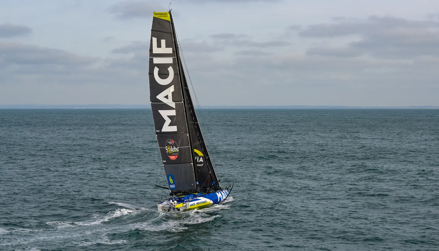 PENMARCH, FRANCE - 13 JANVIER 2025 : Charlie Dalin (FRA), skipper de MACIF Santé Prévoyance, est photographié lors de sa dernière course du Vendée Globe, le 13 janvier 2025 au large de Penmarc'h, France - (Photo by Olivier Blanchet / Alea)