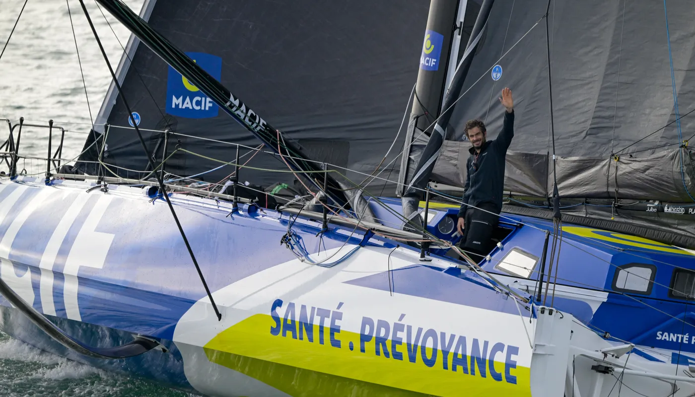 PENMARCH, FRANCE - 13 JANVIER 2025 : Charlie Dalin (FRA), skipper de MACIF Santé Prévoyance, est photographié lors de sa dernière course du Vendée Globe, le 13 janvier 2025 au large de Penmarc'h, France - (Photo by Olivier Blanchet / Alea)